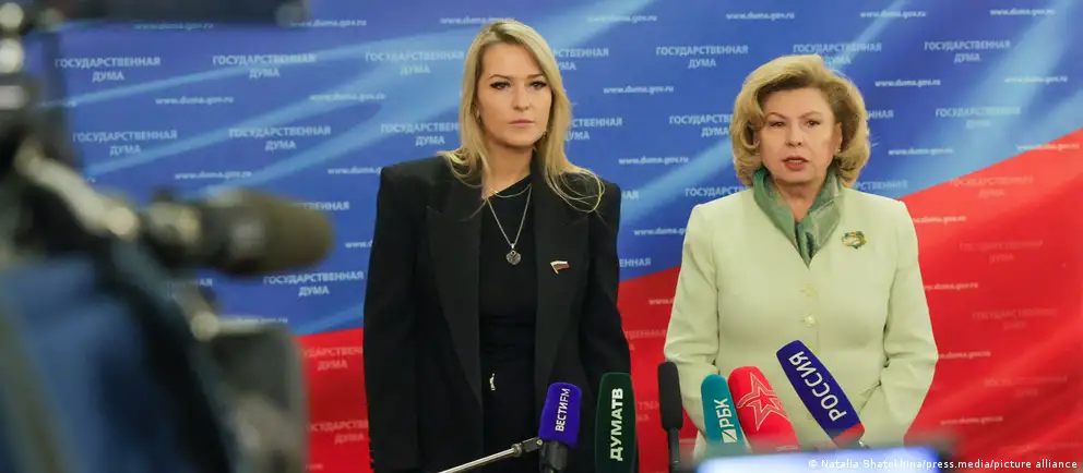 Госдума утвердила Яну Лантратову на пост уполномоченного по правам человека. Она заявила о приоритете помощи участникам «СВО» и их семьям, но правозащитники относятся к её назначению скептически.