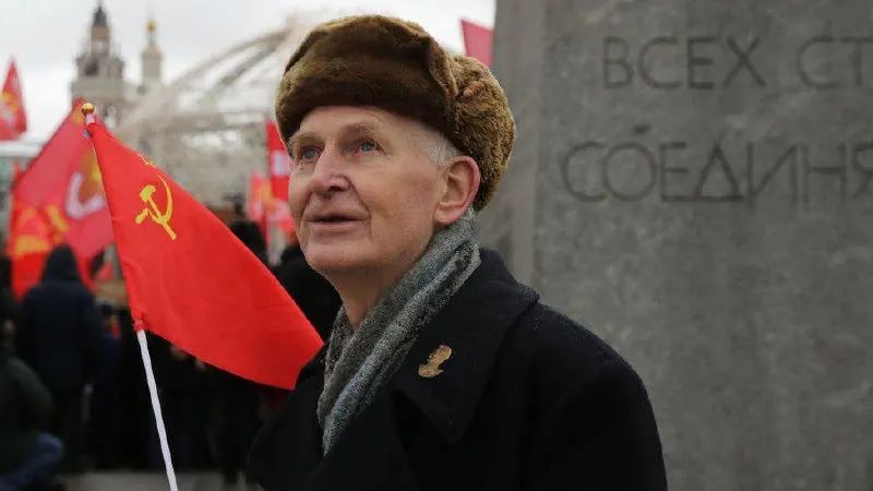 Военный суд признал 71‑летнюю жительницу Тюмени виновной в участии в движении «Граждане СССР» и вербовке военнослужащих; правозащитники отмечают, что по всей стране растёт число аналогичных дел в отношении пожилых людей.