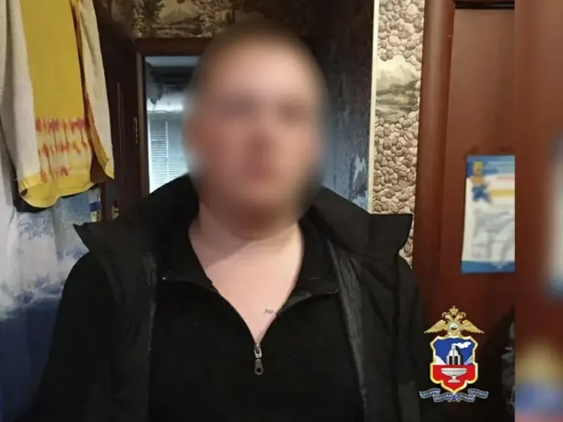 В Барнауле задержали курьера из Новосибирской области: следствие полагает, что он собирал и передавал мошенникам около 10 млн рублей, похищенных у четырёх пенсионеров.