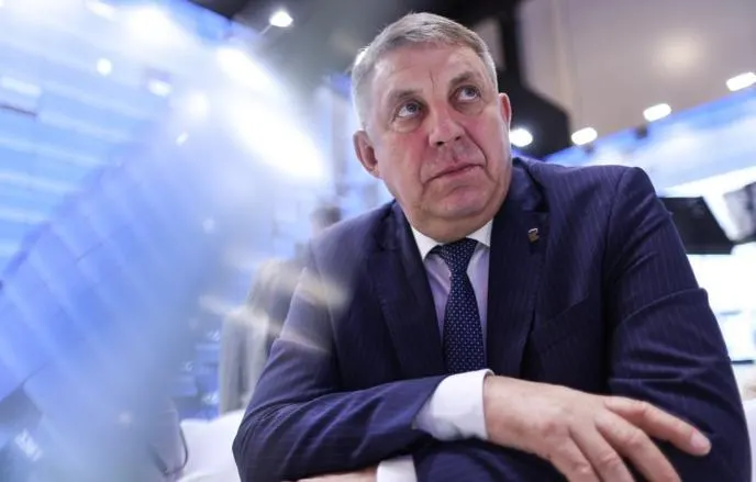ЦИК зарегистрировал Александра Богомаза депутатом Государственной думы VIII созыва — ему передали мандат Айрата Фаррахова, который досрочно сложил депутатские полномочия после назначения ректором.