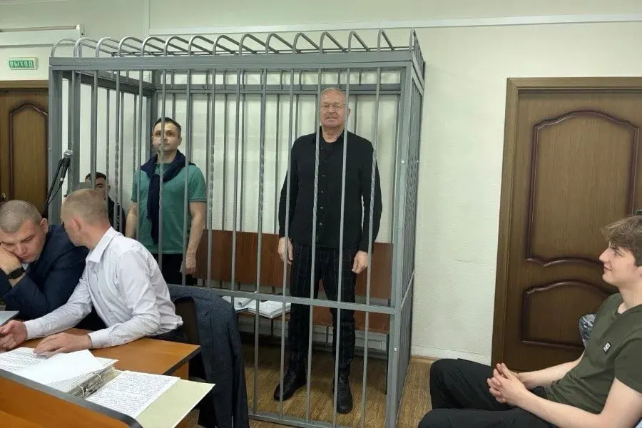 В Балтийском городском суде допрашивали свидетелей по делу о взятке в отношении бывшего главы администрации Сергея Мельникова и его заместителя; показания давали их супруги.