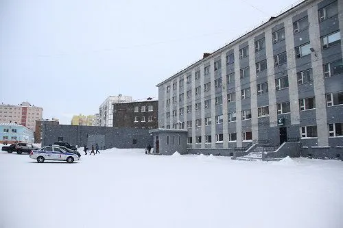 Житель Норильска заявил о жестоком побое в отделе полиции, однако следователи дважды отказались возбуждать уголовное дело: записи с камер якобы удалены, а у следствия оказались только выборочные телефонные фрагменты сотрудников.