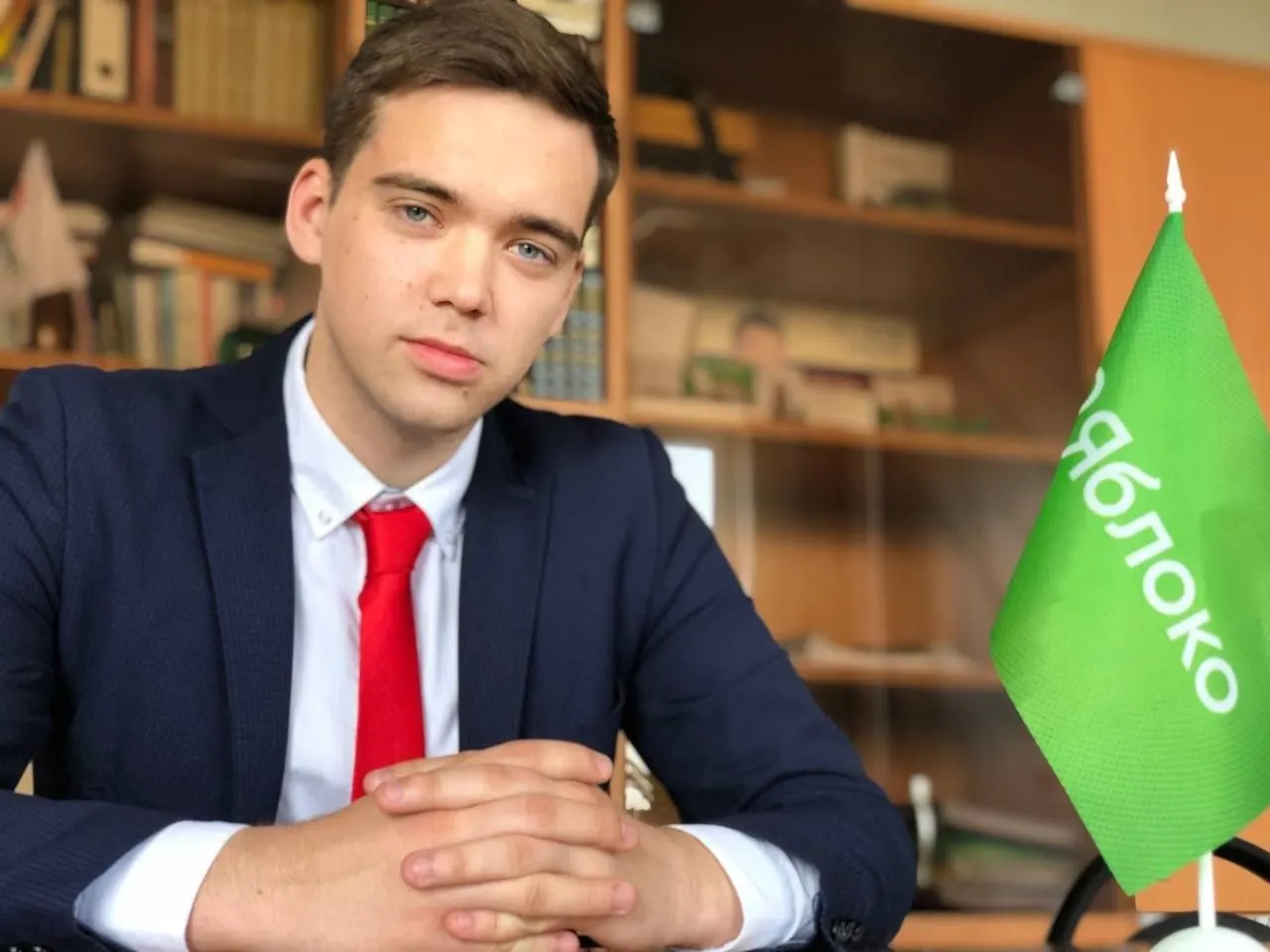 Зампред саратовского «Яблока» Кирилл Румянцев раскритиковал высказывания Григория Явлинского о избирателях, методах работы с электоратом и позиции партии по участию в Госдуме, назвав создание образа лидера «Иваном Грозным» ошибочным.