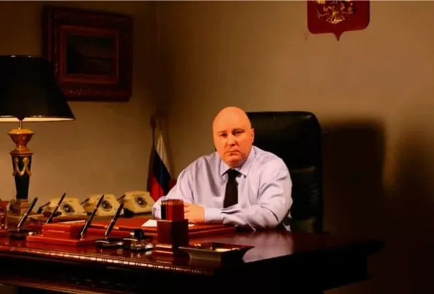 Экс-помощник депутата получил пять лет и штраф за мошенничество: обвинение утверждало, что он пообещал трудоустройство за 10 млн рублей.
