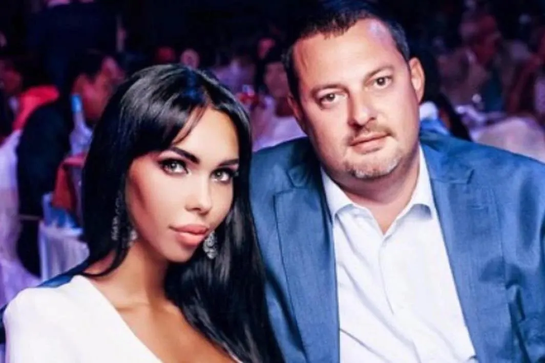 Кировский районный суд передал государству 14,3 га в лесопарке «Дубки». По решению суда участок и дом подлежат сносу — прокуратура считает, что земли были выведены из федеральной собственности незаконно.