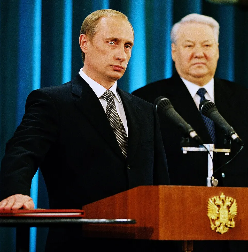 Традиция церемоний 7 мая сложилась после первой инаугурации в 2000 году; с тех пор ритуал включает присягу, передачу символов власти, смотр Президентского полка и молебен.