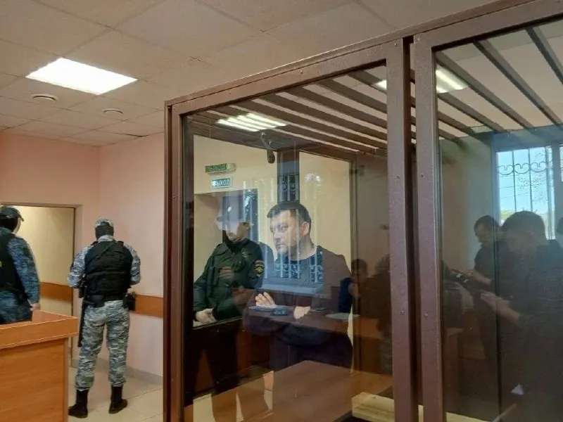 По словам адвоката, 16 мая силовики увезли мэра из больницы, чтобы взять образцы волос. Защита намерена оспаривать действия в суде; ранее биоматериалы уже изымали принудительно.