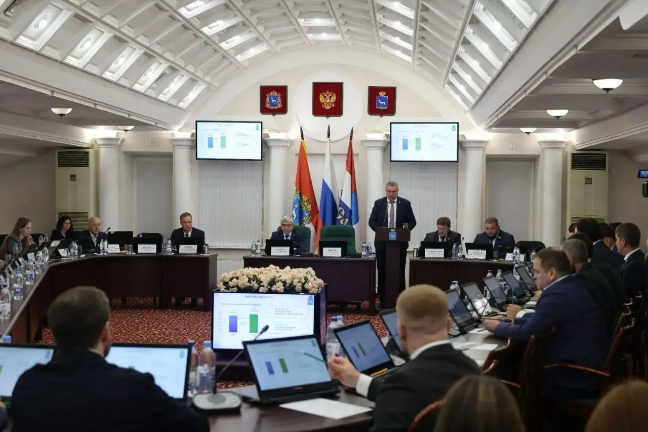 Мэр заверил, что территория не будет отдана под коммерческую застройку, и поручил депутатам точно информировать жителей о планах на площадку.
