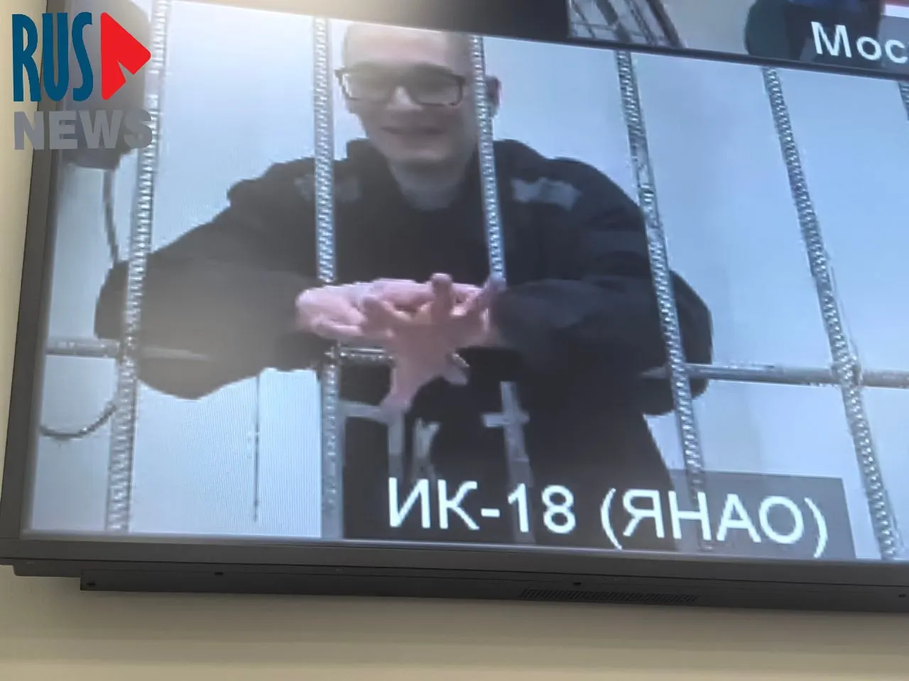 Лабытнангский городской суд отказал в жалобе на бездействие следственных органов по заявлениям о пытках в отношении математика Азата Мифтахова, внесённого в перечень экстремистов и террористов Росфинмониторинга.