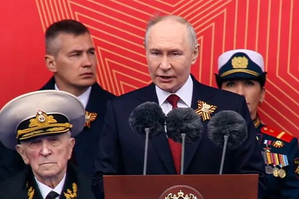 Канцлер Германии заявил, что не одобряет визит словацкого премьера в российскую столицу; в Москве последовала резкая реакция представителя МИД.