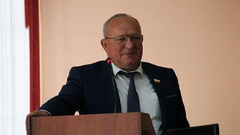 Ивану Бабошкину предъявлено подозрение в злоупотреблении должностными полномочиями (ч. 3 ст. 285 УК РФ). После задержания ему понадобилась медицинская помощь, суд завтра выберет меру пресечения.