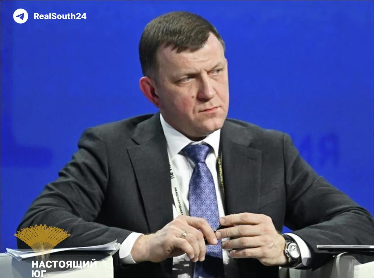 Администрация города планирует взять кредит в 2,4 млрд руб. для покрытия дефицита (в 2026 году он оценивается в 2,5 млрд) и перекредитования существующих обязательств. По оценке, переплата по займу составит около 17% (примерно 405 млн руб.).