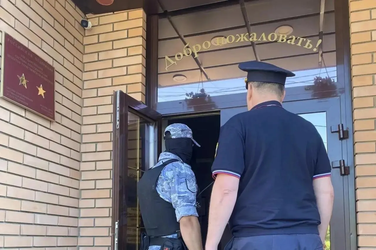 Несмотря на передачу сети государству, волгоградские отели продолжали принимать гостей. Суд обязал компанию освободить помещения, после чего в гостиницах прошли опечатания.