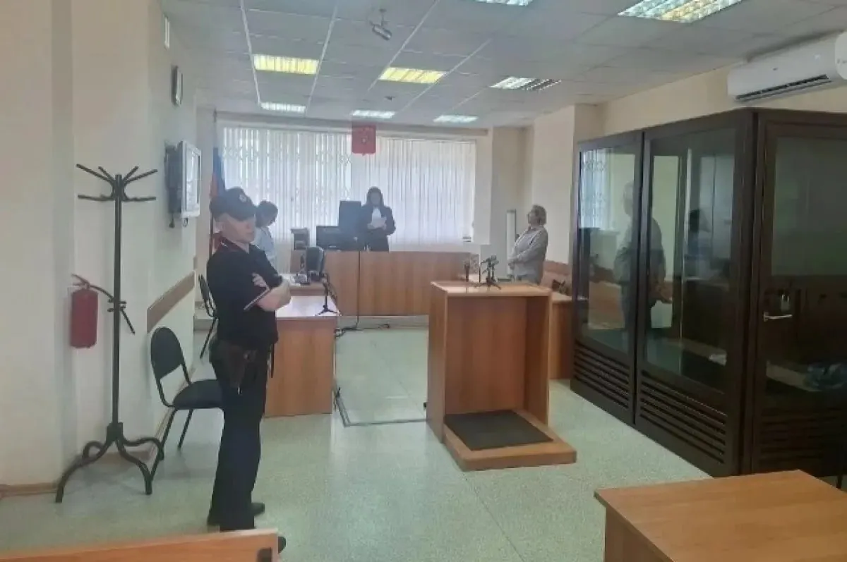 Устиновский суд признал виновными двух экс‑депутатов и ещё троих участников схемы присвоения платежей за ЖКХ; сумма ущерба ресурсоснабжающим организациям превысила 110 млн рублей.