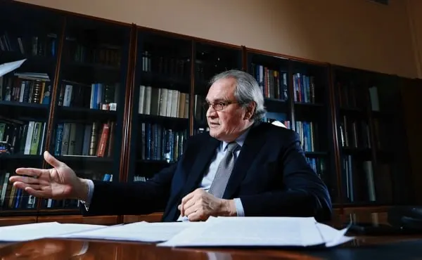 Валерий Фадеев заявил, что после признания зарубежных вузов нежелательными с ними не стоит вести дела, однако изучение их научных публикаций допустимо; при сомнениях он порекомендовал учёным обращаться в ФСБ.