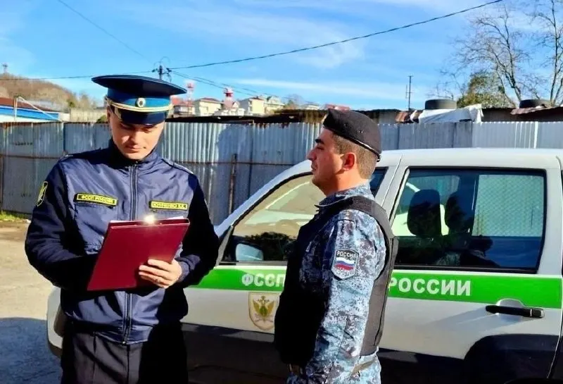 На участке с целевым назначением «для индивидуального жилищного строительства» были возведены коммерческие постройки. Собственницу неоднократно штрафовали и потребовали привести землю в соответствие с назначением.
