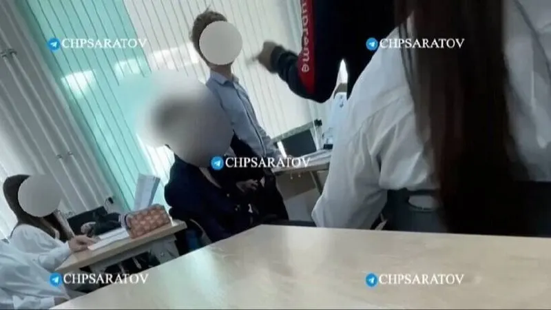 Суд поддержал решение районного суда по делу мужчины, который избил ученика и грозил «зарыть» одноклассника своего сына; прокуратура и потерпевшие добивались нового рассмотрения.