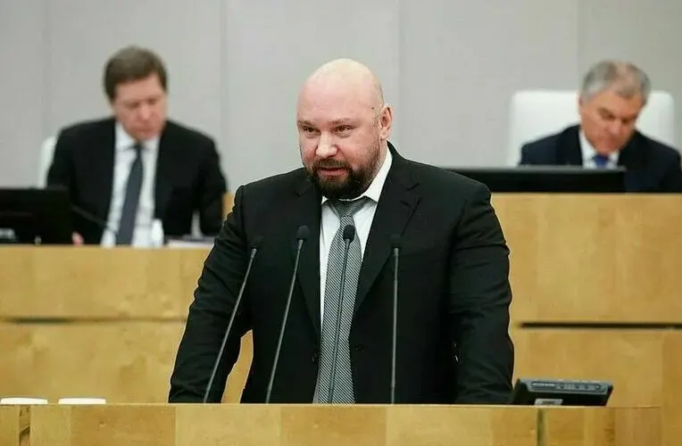 Кошелев намерен баллотироваться в заксобрание региона с целью в перспективе стать сенатором; на встрече с губернатором он получил публичную поддержку.