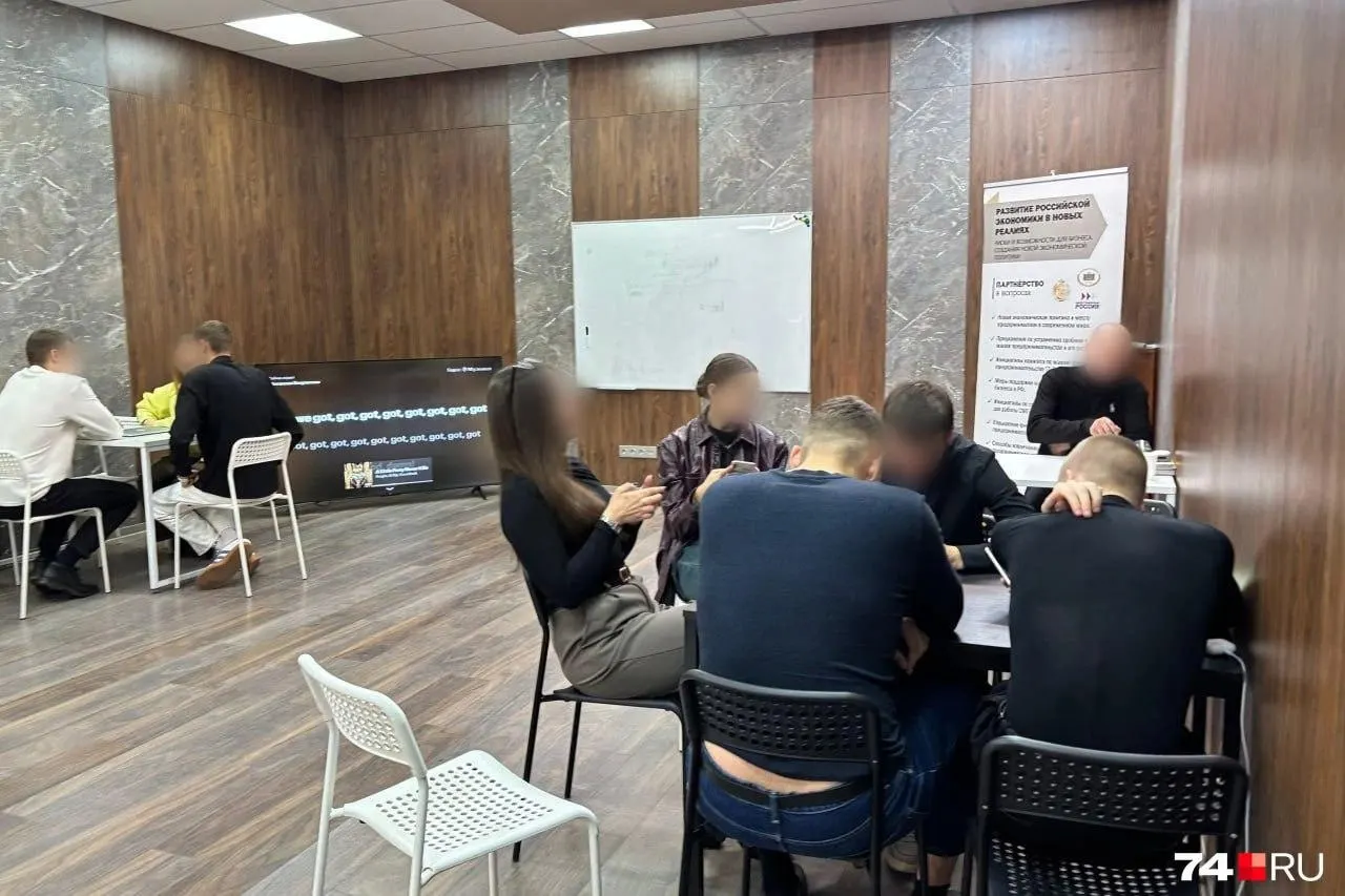 В Екатеринбурге возбуждено уголовное дело против RC Group. Следователи считают, что бизнес-модель компании по схеме сетевого маркетинга вводила партнёров в заблуждение: многие участники вкладывали собственные средства и брали кредиты, но не получили обещанного дохода.