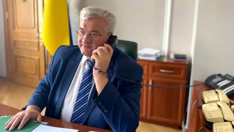 Министр иностранных дел Украины предложил ЕС содействовать переговорам с Россией о взаимном отказе от ударов по аэропортам — инициативе, которая призвана снизить перебои в работе авиации на фоне атак беспилотников.