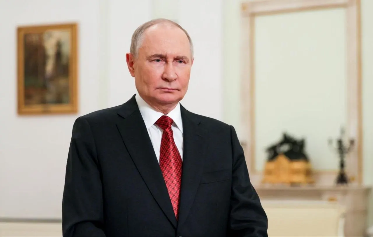 Президент поздравил мусульман с Курбан-байрамом, подчеркнув значение традиций и призвав к добру; в Ростове верующие собрались на праздничную молитву у мечети.
