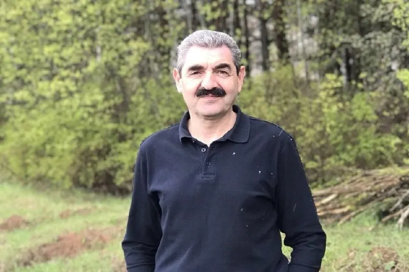 Актёр и депутат обвиняется в нарушении правил охраны и пользования недр; следствие оценивает ущерб в 140 млн рублей. Первое заседание назначено на 15 мая.