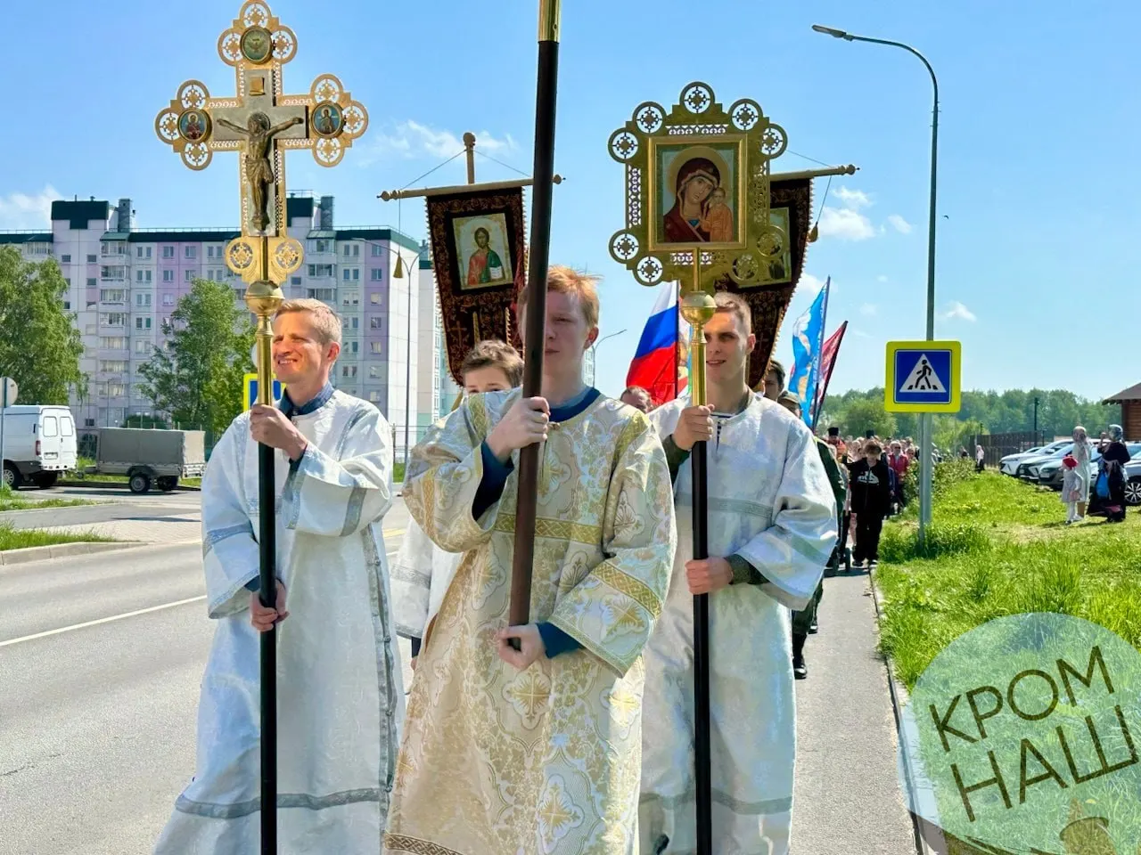 В Пскове возобновили давнюю традицию крестных ходов к месту утраченной часовни Владычного Креста. Историки сумели установить её точное расположение по старым картам, а участники молитвенного шествия призвали восстановить памятный объект и вернуть икону в культовое пространство.