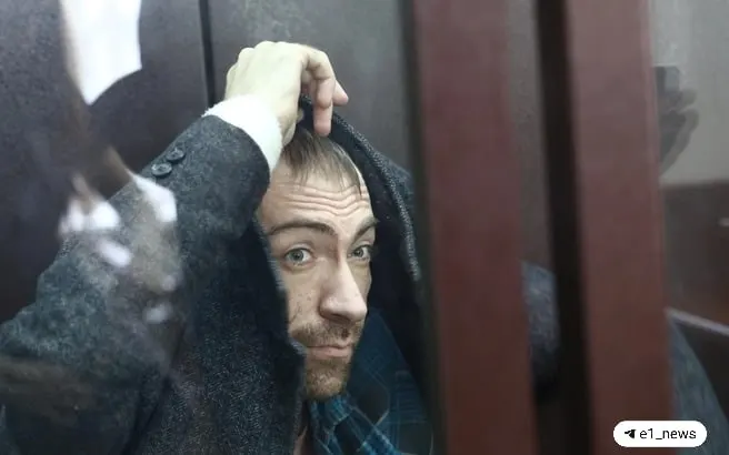 После ссоры 32-летний мужчина был трижды избит молотком; экспертиза признала обвиняемого больным психическим расстройством, уголовная ответственность не применяется.