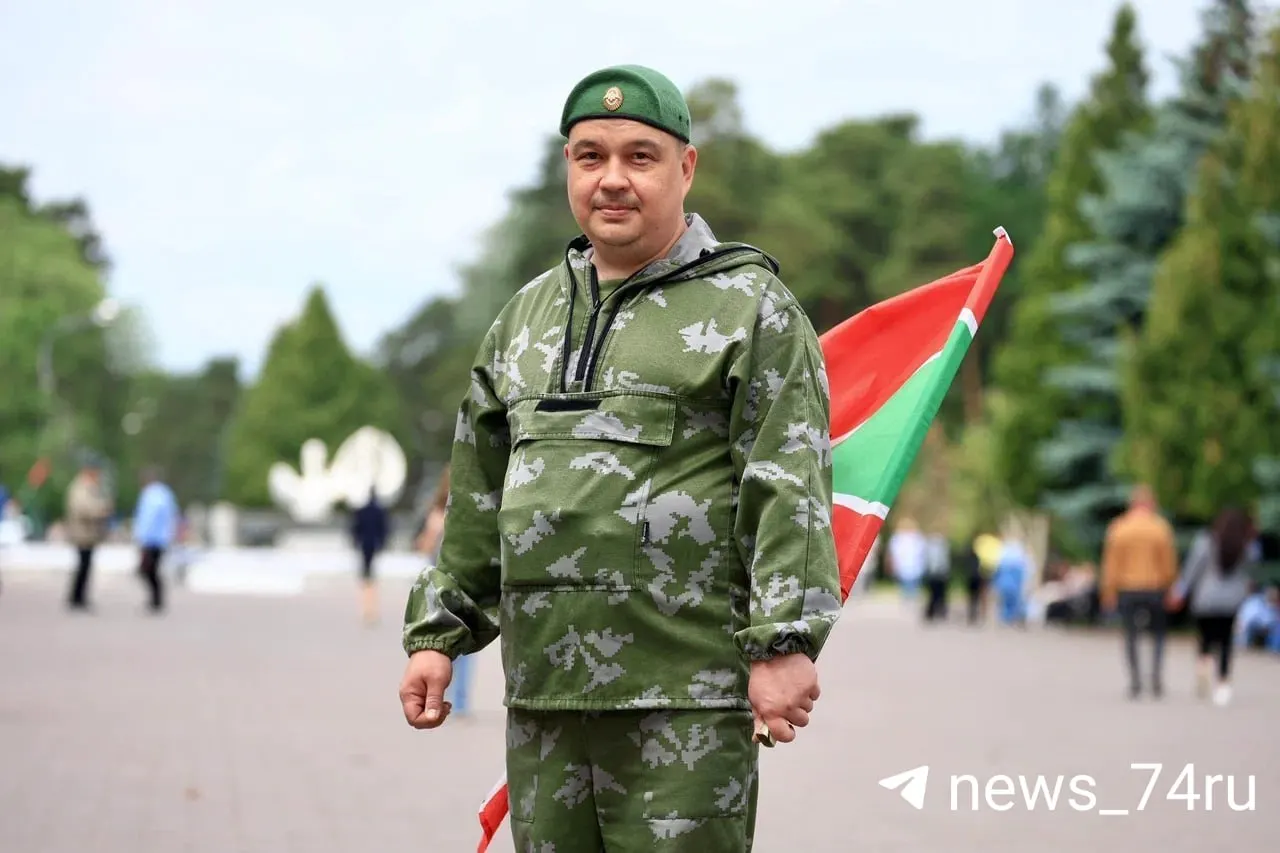 28 мая в городских парках Челябинска прошли торжественные мероприятия в честь Дня пограничника. Небольшой фоторепортаж с улиц города.