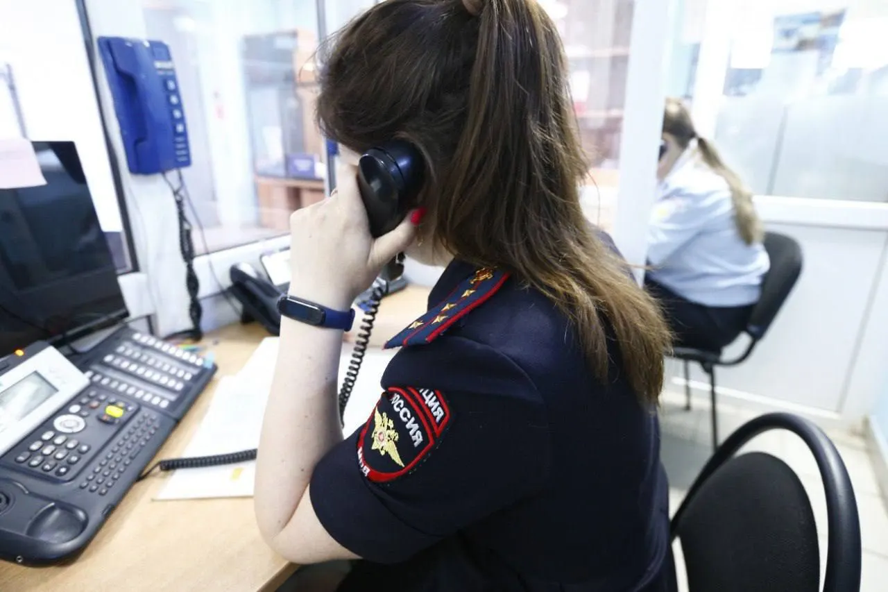 30‑летнюю ранее судимую жительницу Ставропольского края задержали по делу о пяти кражах из магазинов Краснодара — ущерб превышает 154 тыс. рублей. Подозреваемой грозит до двух лет лишения свободы.