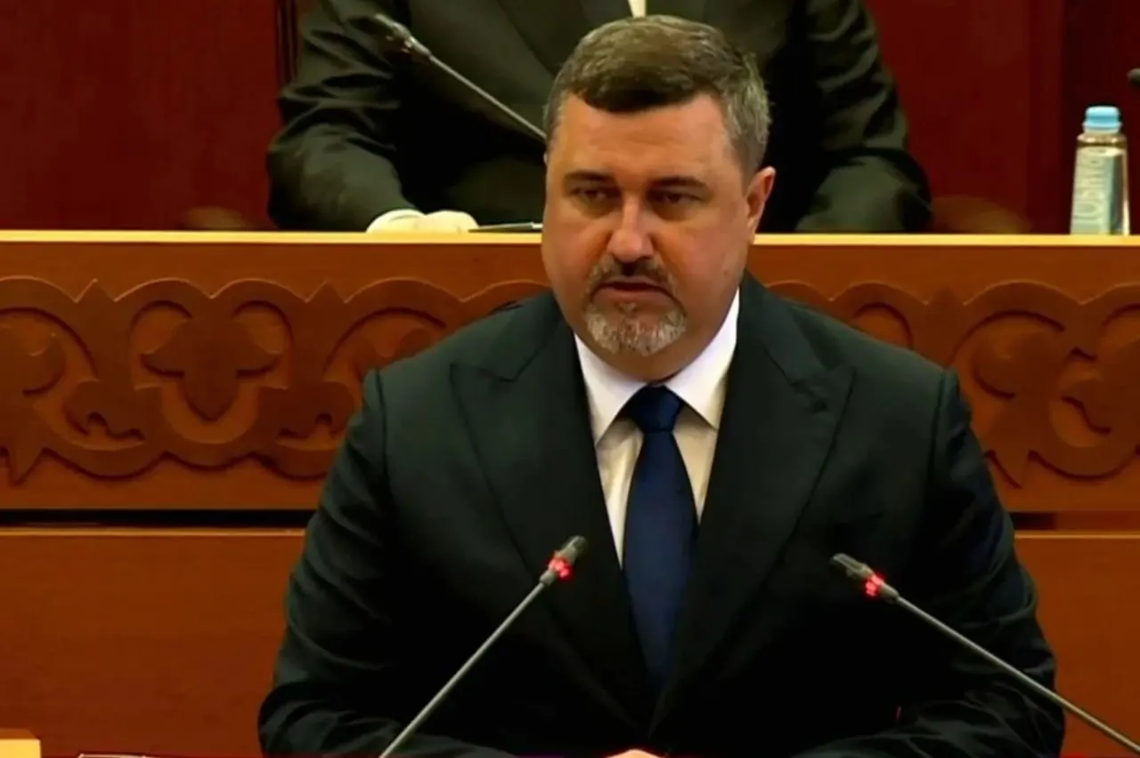 Врио главы Дагестана отправил в отставку правительство; временно исполняющим обязанности председателя правительства назначен Магомед Рамазанов, а Народному собранию представили нового главу региона Фёдора Щукина.