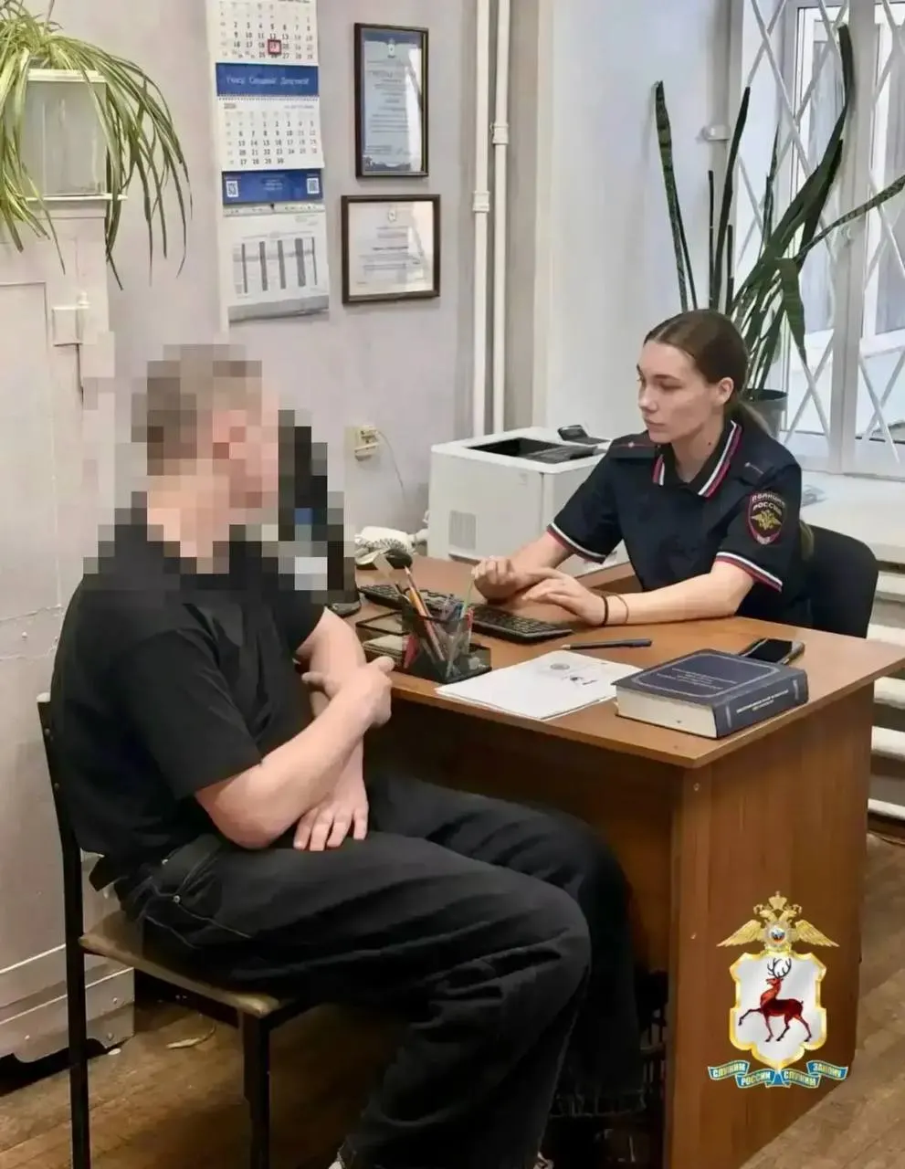 Ночью на улице Рождественской произошла драка: мужчина получил удар, упал и ударился головой об асфальт. Нападавший — 17-летний подросток, в отношении его законных представителей составлен протокол.