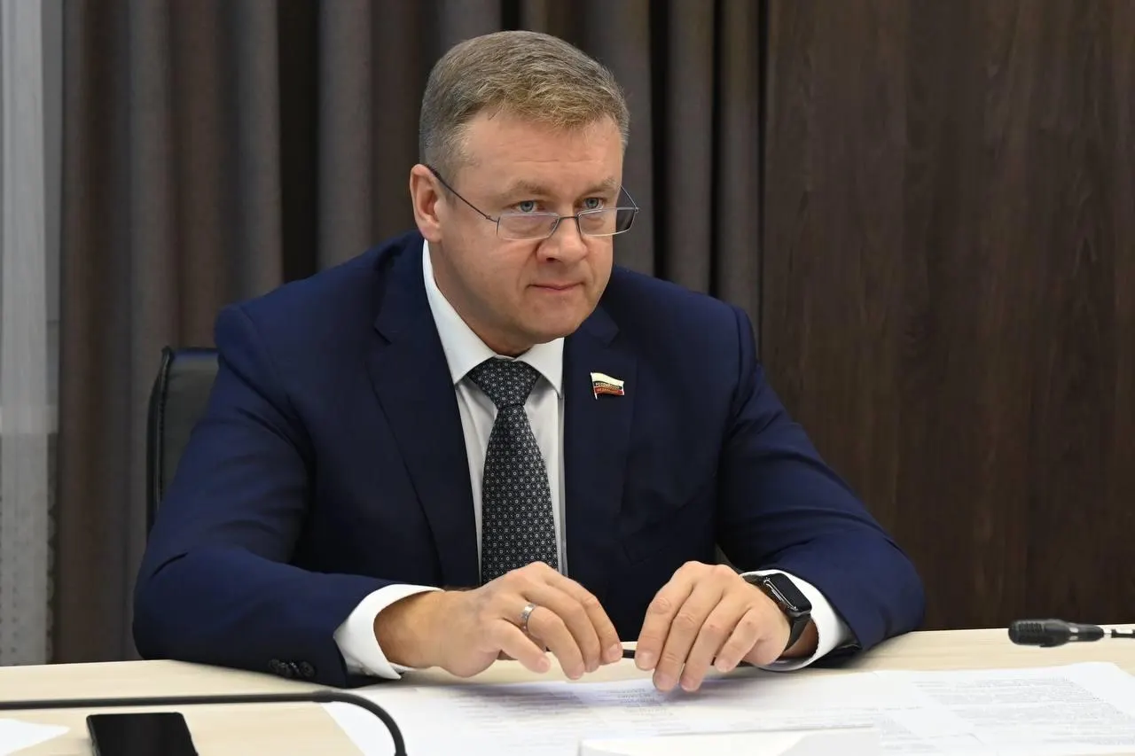 Мосгорсуд продлил срок содержания под стражей экс‑губернатора Рязанской области Любимова. Подробности уточнены в Мосгорсуде.