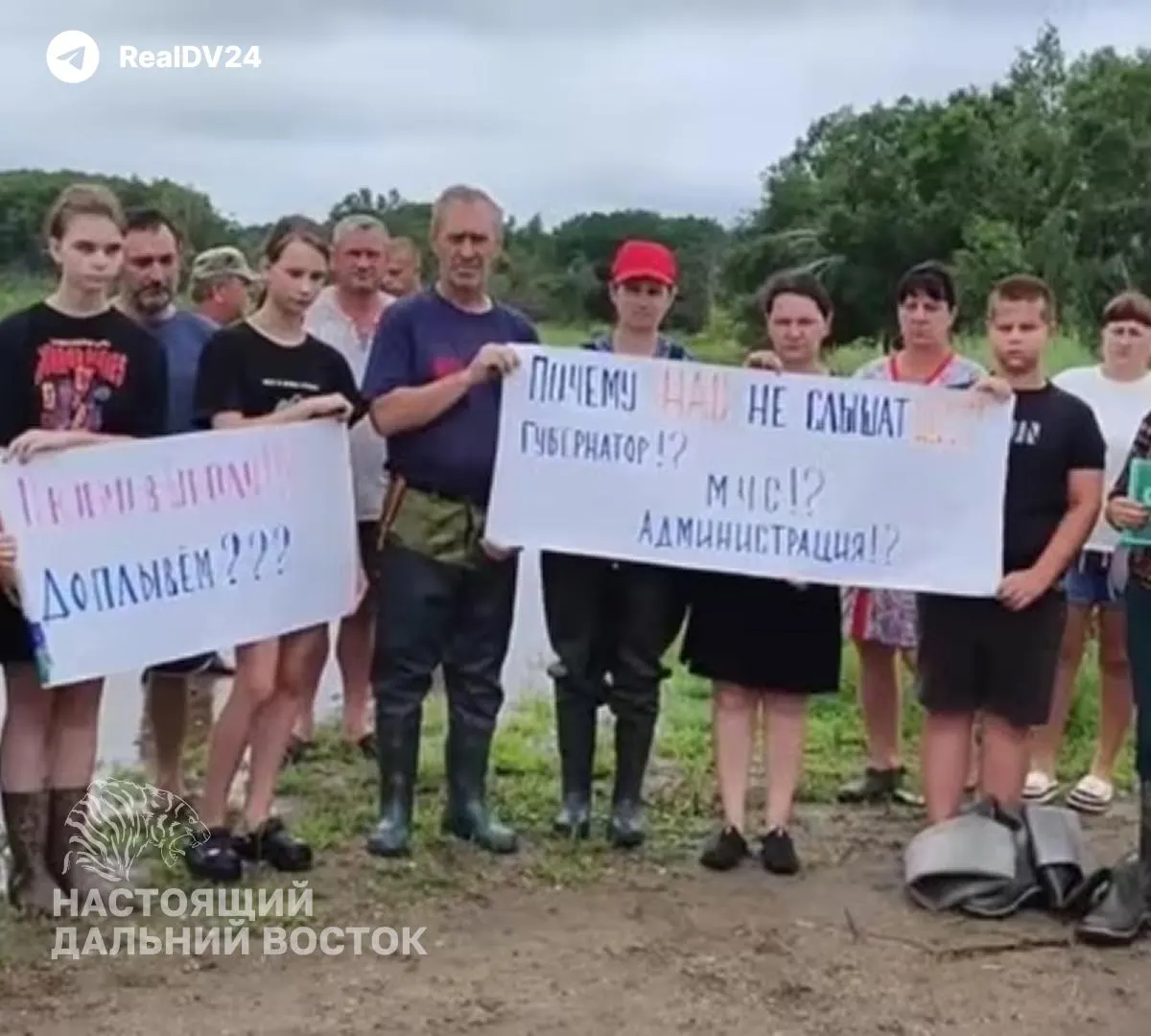 Жители села Марково собрали свыше 2,5 тысячи подписей с требованием отставки главы округа, однако депутаты переизбрали его, несмотря на жалобы и давление на активистов.