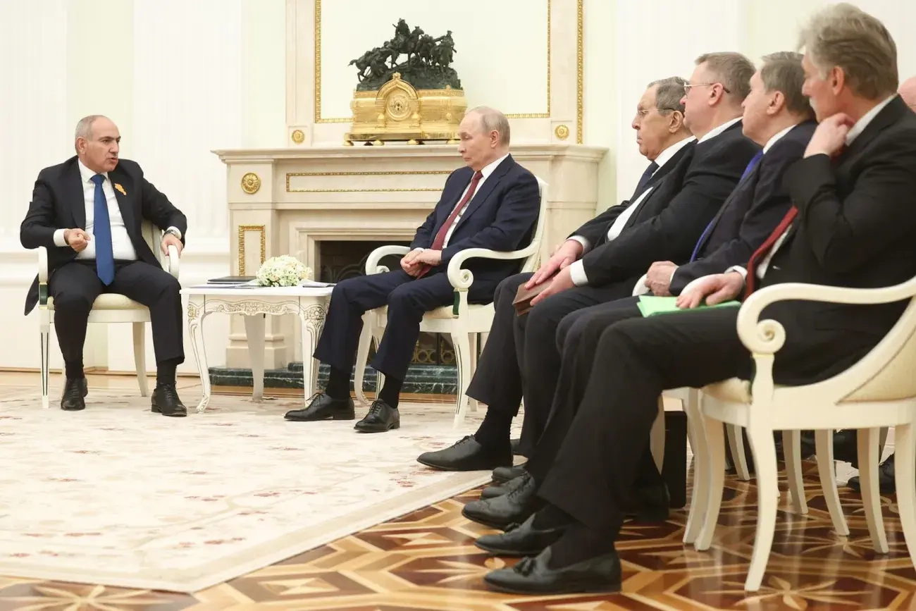 Предприниматели сообщают, что товары армянских компаний стали пропадать из каталогов Wildberries и Ozon без объяснений. На фоне роста продаж и недавних ограничений малый бизнес просит разъяснений от властей.