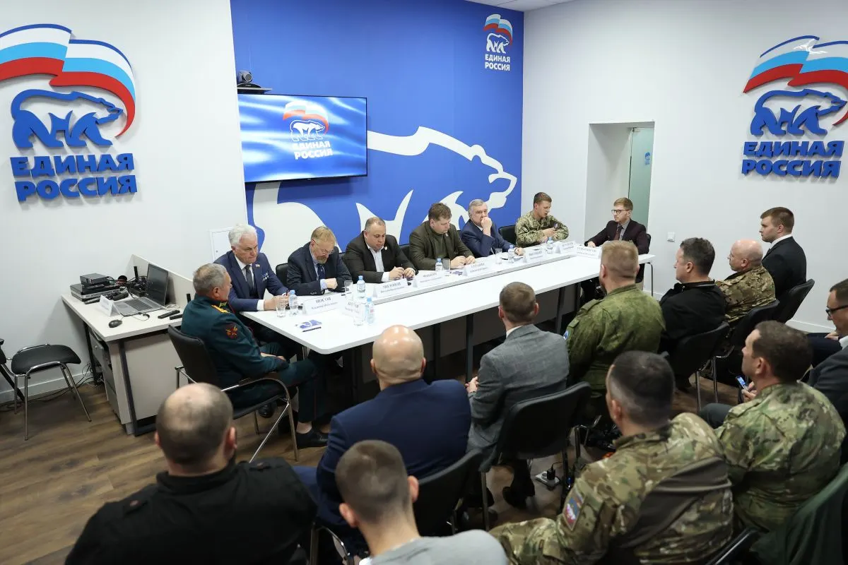 На предварительном голосовании в Петербурге зарегистрировались 68 участников боевых действий. Праймериз определят кандидатов на выборы в Госдуму, Закс и местный совет; голосование пройдёт с 25 по 31 мая.