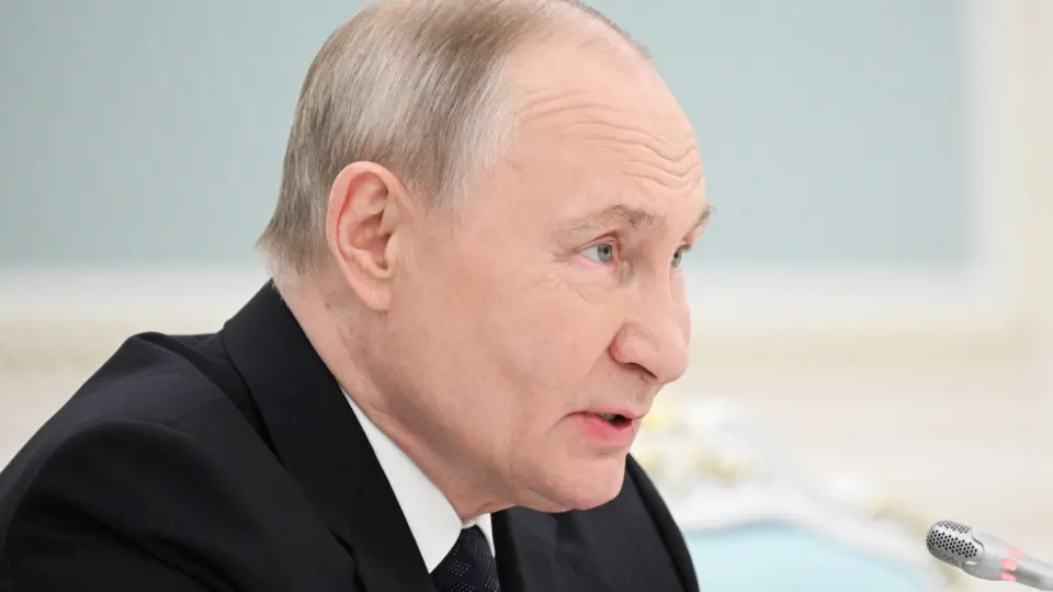 Власти ставят задачу довести число иностранных студентов в российских вузах до 500 тыс. к 2030 году — сейчас их свыше 300 тыс. Одновременно усиливается набор иностранцев и студентов для службы по контракту и в войска беспилотных систем.