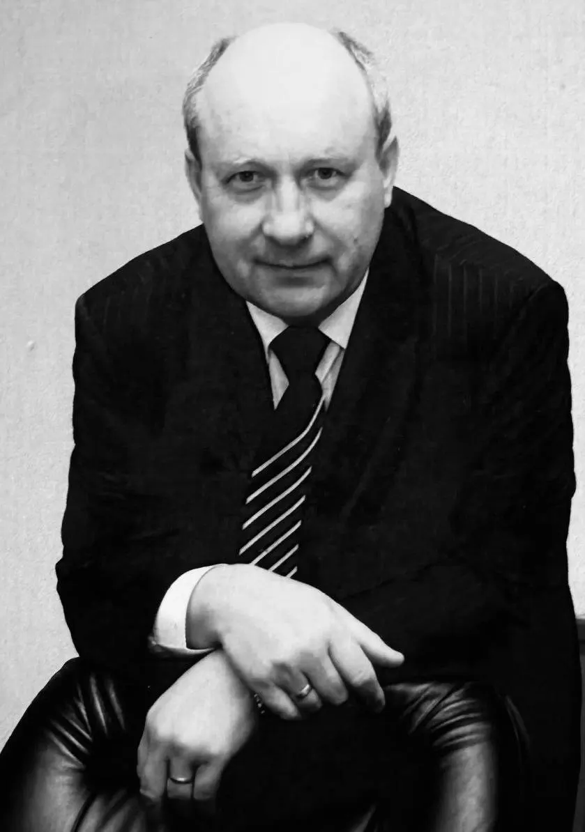 21 июня скончался Владимир Анохин — ранее возглавлявший ООО «Тобольск-Нефтехим». Он работал на комбинате с 1988 года и в 2012 году стал генеральным директором.