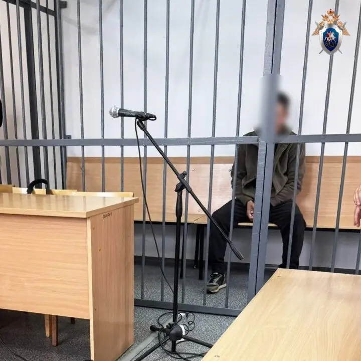 Суд поместил под стражу на два месяца подозреваемого в смертельном конфликте между работниками ритуальной сферы. Родственники обвиняемого утверждают, что он оборонялся и связывают происшествие с давлением на предпринимателей на кладбище.