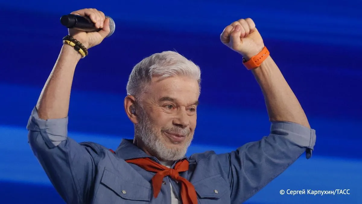Глава города заявил, что расходы на выступление артиста не лягут на муниципальную казну; жители просили перенаправить средства на дороги или помочь участникам СВО.