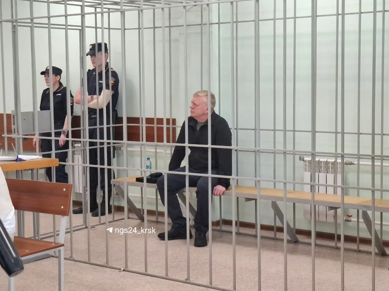 В Центральном суде идёт заседание по делу бывшего мэра: несколько сообвиняемых присутствуют в зале, самого Логинова ещё не доставили из московского СИЗО.