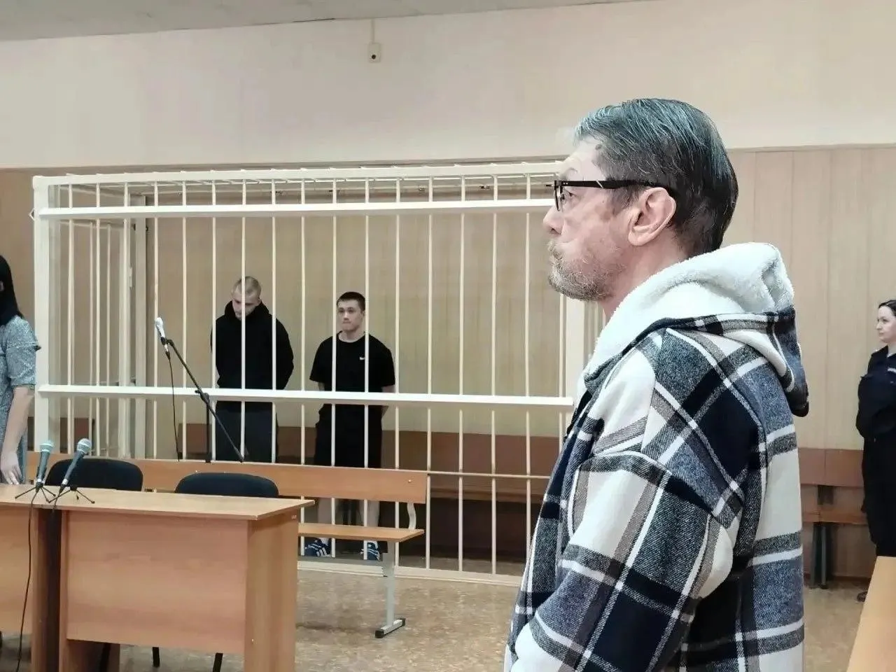 Суд признал Артема Валеева и Глеба Дербенева виновными в разбое. Им назначили строгие сроки и штрафы, одному из обвиняемых добавили наказание за кражи и грабёж.