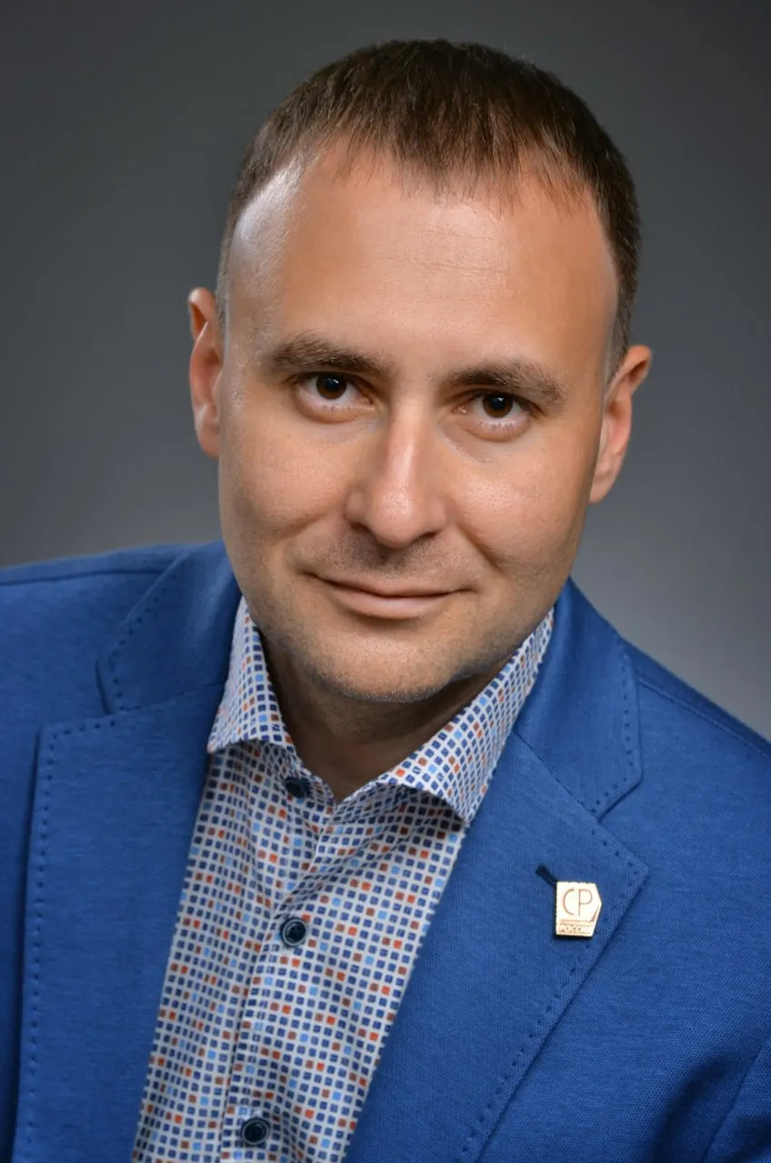 Суд удовлетворил заявление о банкротстве Ильи Гофмана, поданное 4 мая 2026 года, и ввел процедуру реализации его имущества.