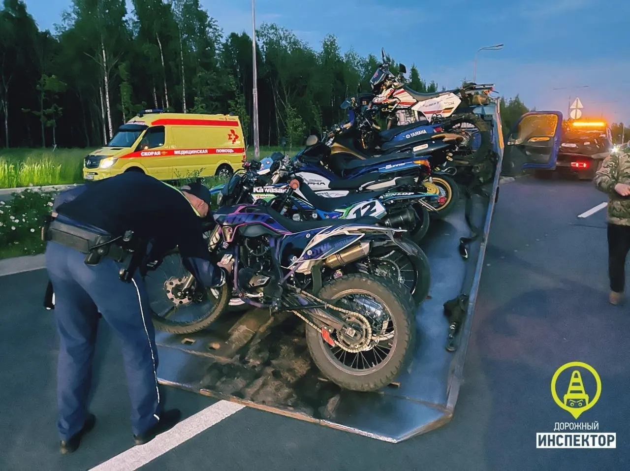 В Красногвардейском районе задержали 14 несовершеннолетних, у одного участника обнаружили страйкбольный пистолет, автомат и перцовый баллончик. С места изъяли 28 единиц техники; организатор получил протокол и может быть привлечён за вовлечение подростков в опасные действия.