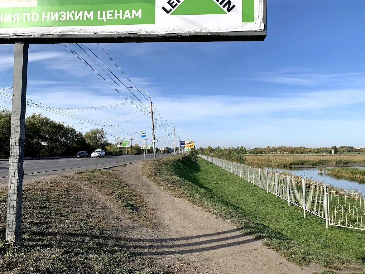 Омская организация ветеранов инициировала переименование участка между Ленинградским мостом и развязкой на Суворова/Енисейской в «проспект имени 80‑летия Победы». Решение поддержала топонимическая комиссия и будет рассмотрено архитектурным комитетом Горсовета.