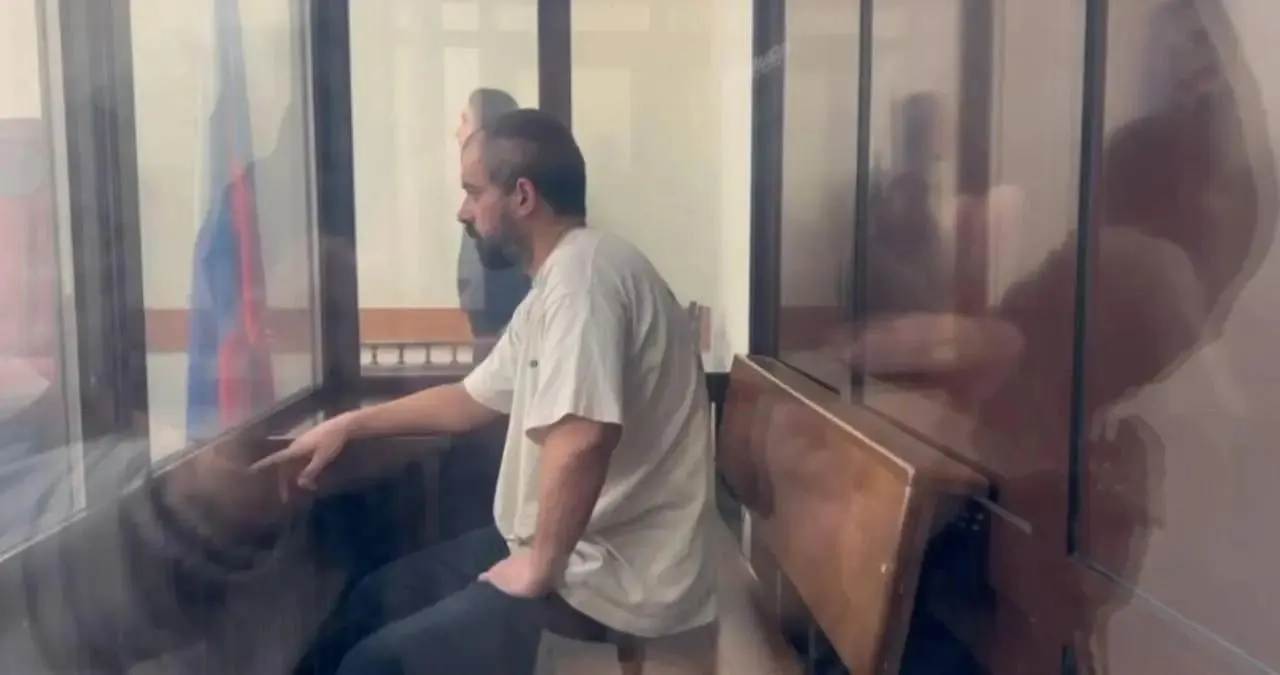 В Кузбассе присяжные признали недостаточными доказательства по делу о расстреле местного бизнесмена Александра Каблова: двое обвиняемых — предполагаемый исполнитель и его водитель — были оправданы.