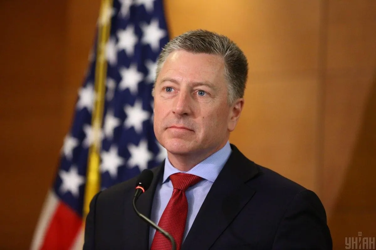 Бывший спецпредставитель США по Украине Курт Волкер предупредил, что переориентация российской экономики на военные нужды ставит Кремль перед дилеммой: продолжать войну ради видения или сделать паузу ради сохранения государства.