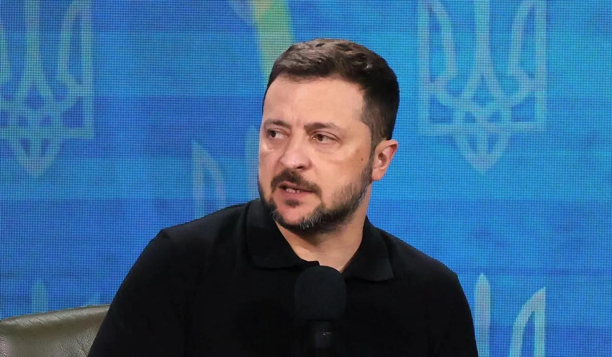 Президент Украины заявил, что удар по автобусу в Брянской области — провокация России; международные эксперты не считают дрон украинским, и подобных инцидентов может стать больше.