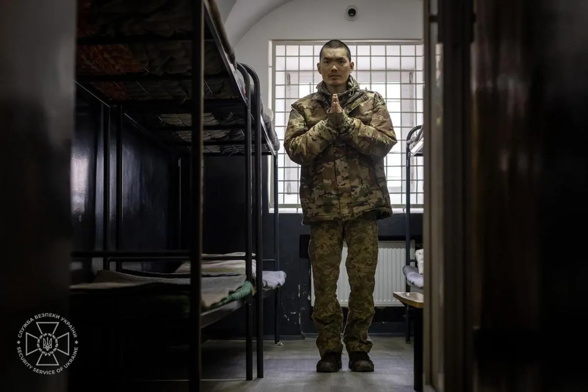 Сотни иностранных бойцов содержатся в специальных лагерях на территории Украины; многие не возвращаются в обменах, их возвращение осложнено отсутствием запросов от приписывающих государств и риском уголовного преследования.