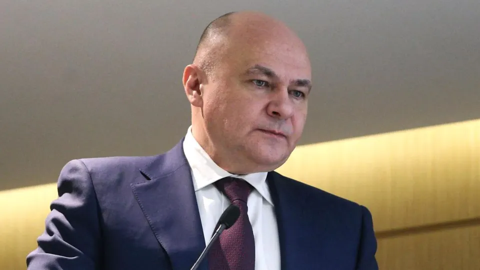 По результатам расследования выяснилось, что первый заместитель министра обороны, отвечающий за финансовое обеспечение армии, а также близкие родственники имеют в собственности дорогие объекты недвижимости в Москве и Подмосковье и автомобиль, суммарная стоимость которых оценивается примерно в 500 млн рублей.